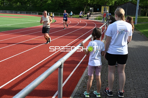 Läufer beim TVE Sommerlauf Edingen