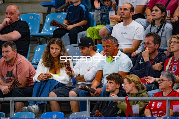 Zuschauer in der EgeTrans Arena
