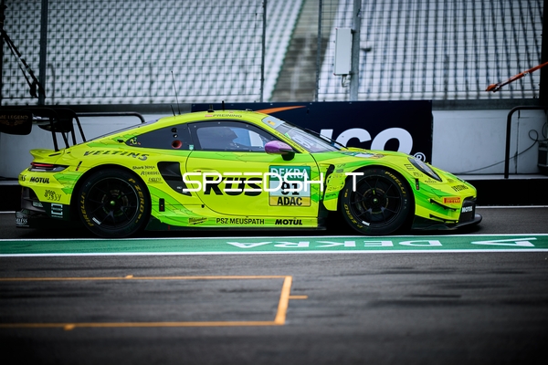 Rennfahrzeug auf dem Hockenheimring