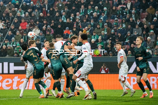 Zweikampf um den Ball