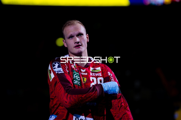 David Späth (29; Rhein Neckar Löwen) steht bereit im Tor