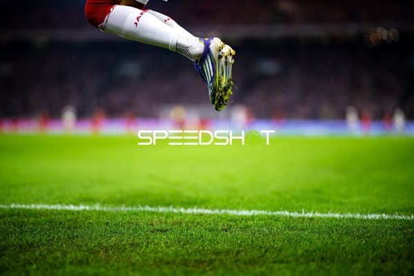 Spieler springt im Spiel