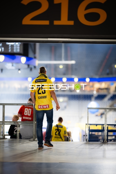 Haukur Thrastarson (25; Rhein Neckar Löwen) und 28; Rhein Neckar Löwen positionieren sich