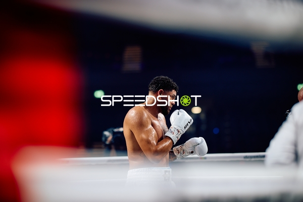 Boxer Emanuel Odiase fokussiert im Ring