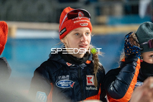 Athletin bei Two-Nights Tour Skispringen Damen