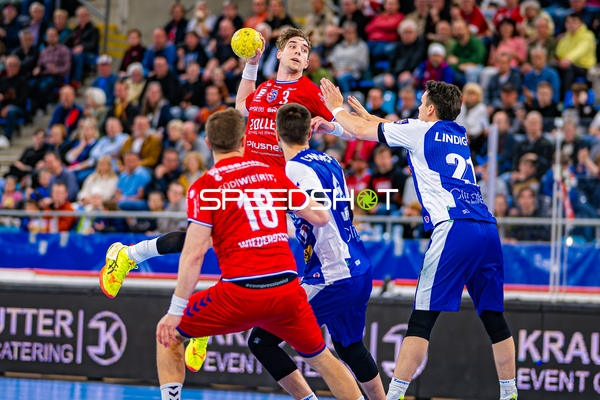 Nikola Vlahovic (3, SG BBM Bietigheim) wirft