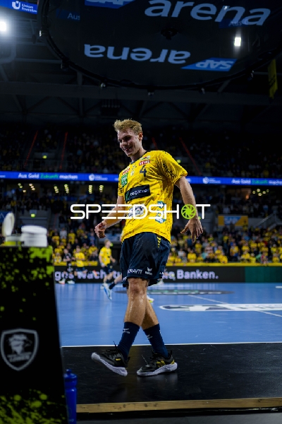 Mathias Larson (4; Rhein Neckar Löwen) in Aktion