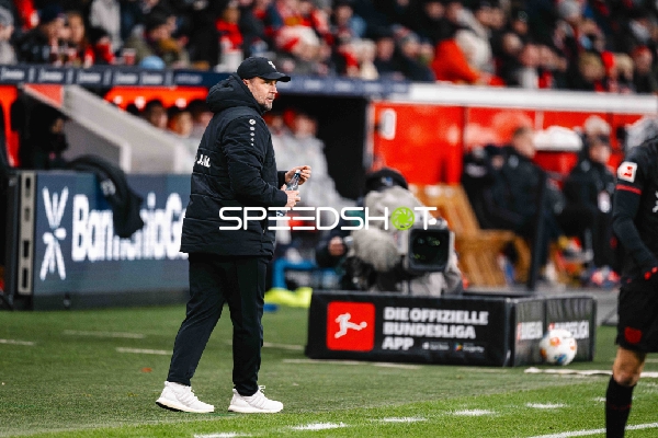 Trainer an der Seitenlinie