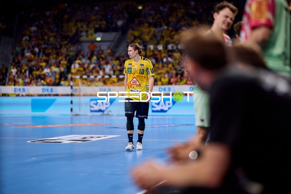 Juri Knorr (10, Rhein Neckar Löwen) steht auf dem Spielfeld