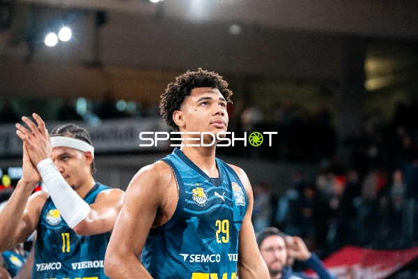 Szene mit Colin Schroeder (29; EWE Baskets Oldenburg)