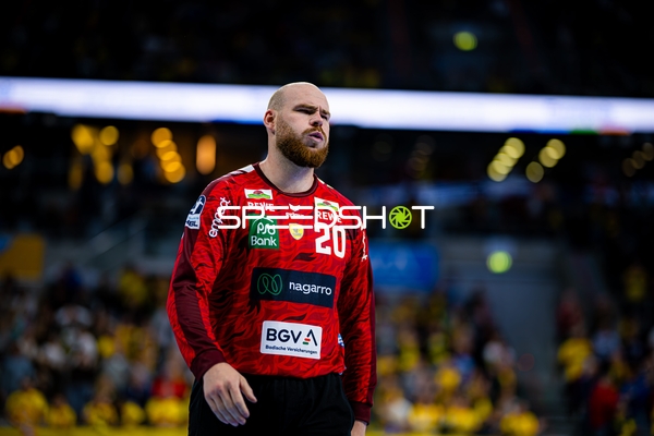 Mike Jensen (20; Rhein Neckar Löwen) fokussiert im Tor