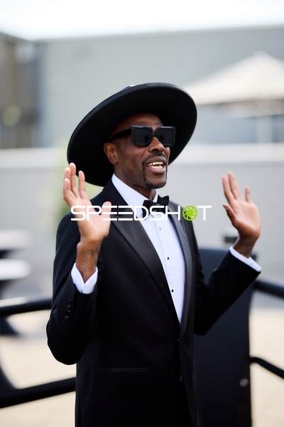 Ringside-Zone Face-Off