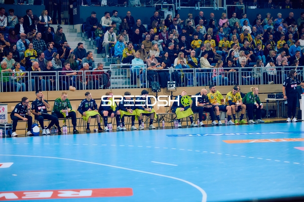 Ersatzbank während eines Handballspiels