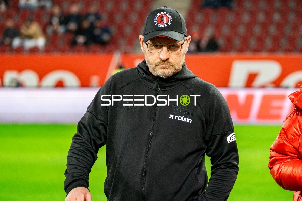 Trainer an der Seitenlinie