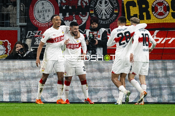 Spieler von VfB Stuttgart feiern