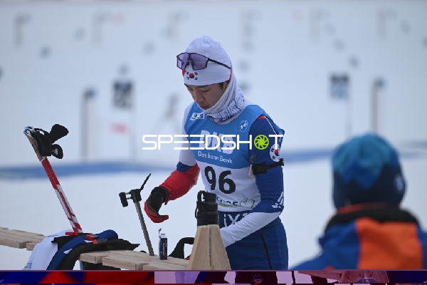 Sprint der Männer: Dujin CHOI (96; Biathlon Männer) in Aktion