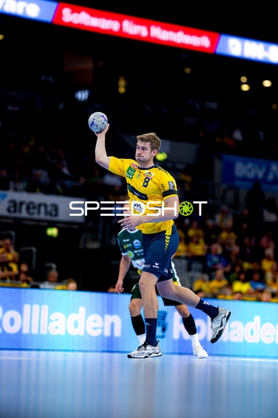 Tim Nothdurft (8; Rhein Neckar Löwen) wirft aufs Tor