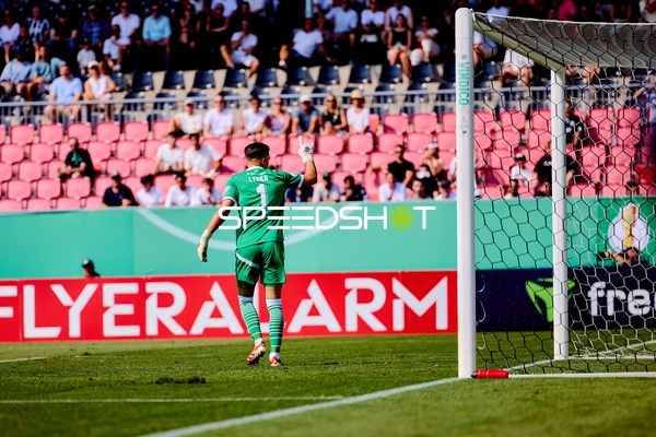 Torwartaktion im Strafraum