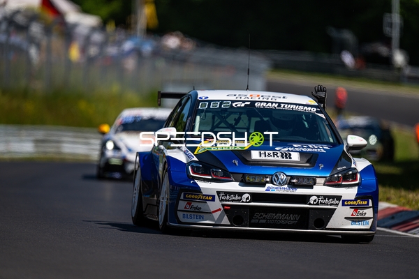 VW GOLF 7 GTI TCR DSG auf der Rennstrecke