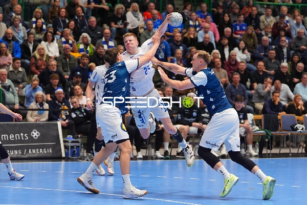 Niels Versteijnen (25; TBV Lemgo) in Aktion