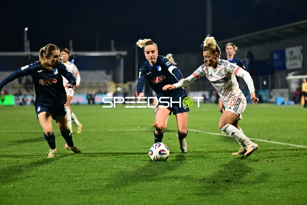 Ballkontrolle und Zweikampf