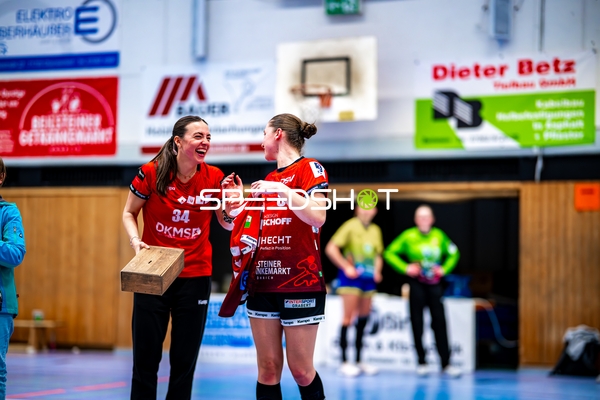 Elena Fabritz (34, SG Schozach-Bottwartal) lacht