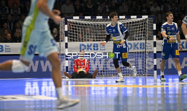 Silvio Heinevetter (12; ThSV Eisenach) nach Gegentor am Boden