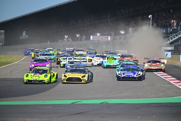 Manthey EMA startet Rennen