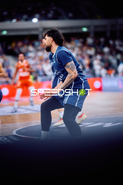 Defense von Marcel Keßen (15;MLP Academics Heidelberg)