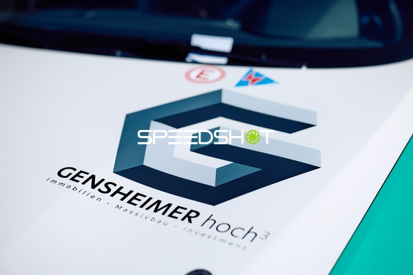 Gensheimer hoch³ Logo auf Rennwagen in Hockenheim