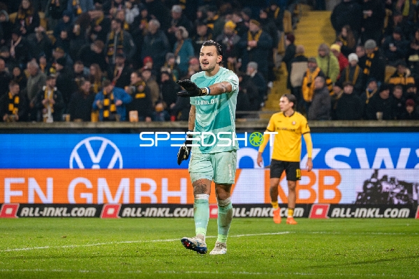 Torwart Tim Schreiber (1; SG Dynamo Dresden) in Aktion