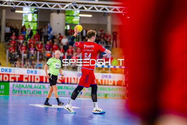 Maximilian Hejny (64, SG BBM Bietigheim) mit Ball