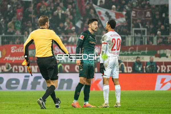 Diskussion auf dem Spielfeld