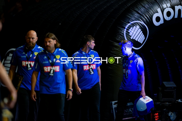 Aufwärmen SG Flensburg Handewitt Teamstaff