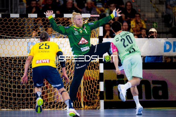 Torwart verteidigt Tor