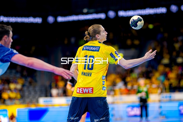 Pass von Juri Knorr (10;Rhein Neckar Löwen)