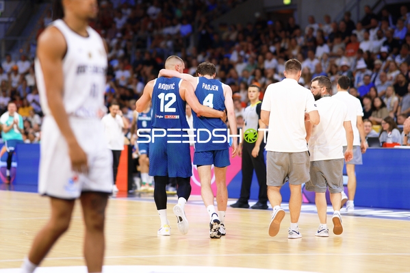 Teamaktion auf dem Court