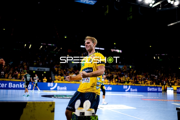 Mathias Larson (4; Rhein Neckar Löwen) jubelt nach Tor