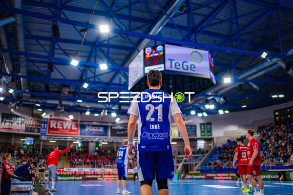 Moritz Ende (21, ThSV Eisenach) mit Rücken zur Kamera