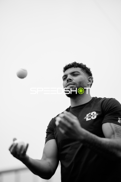 Ringside-Zone Face-Off