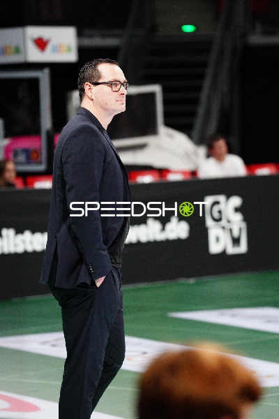 Trainer am Spielfeldrand