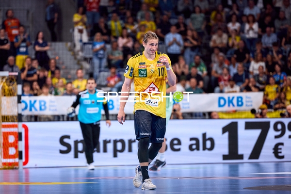 Spieler Juri Knorr (10; Rhein Neckar Löwen) in Position