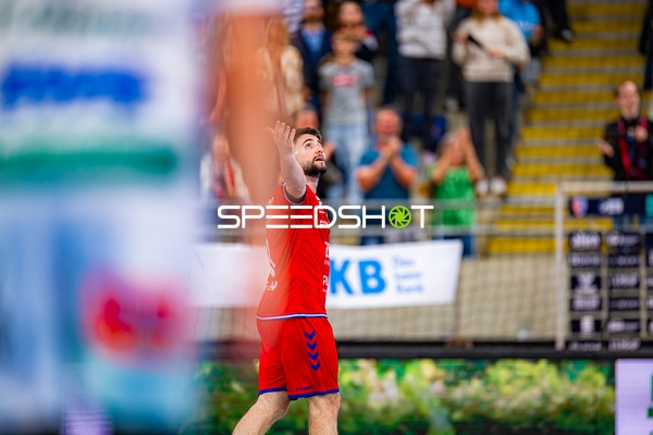 Jubel Juan De la Pena (13;SG BBM Bietigheim) Halbzeit