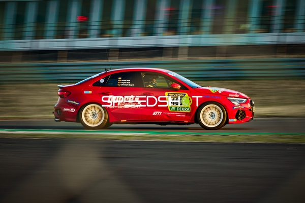 Dupré Motorsport Audi S2-Lim auf der Rennstrecke