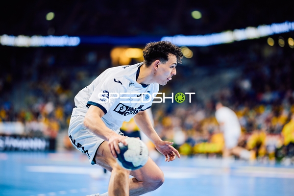 TBV Lemgo Spieler beim Passen