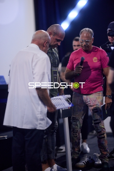 Ringside-Zone Face-Off