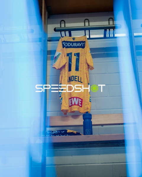 Trikot von Lukas Sandell (11; Rhein Neckar Löwen) in der Kabine