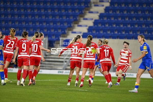 Spieler beider Teams in Aktion