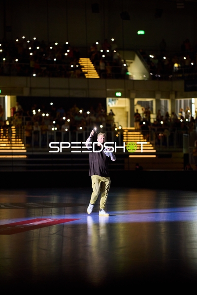 Offizielle Person in Halle