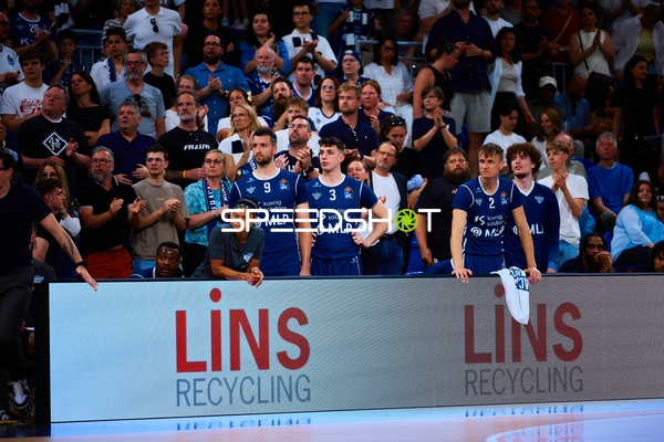 Paul Zipser (9, MLP Academics Heidelberg) Andrew O’Brien (3, MLP Academics Heidelberg) Niklas Würzner (2, MLP Academics Heidelberg) an Seitenlinie